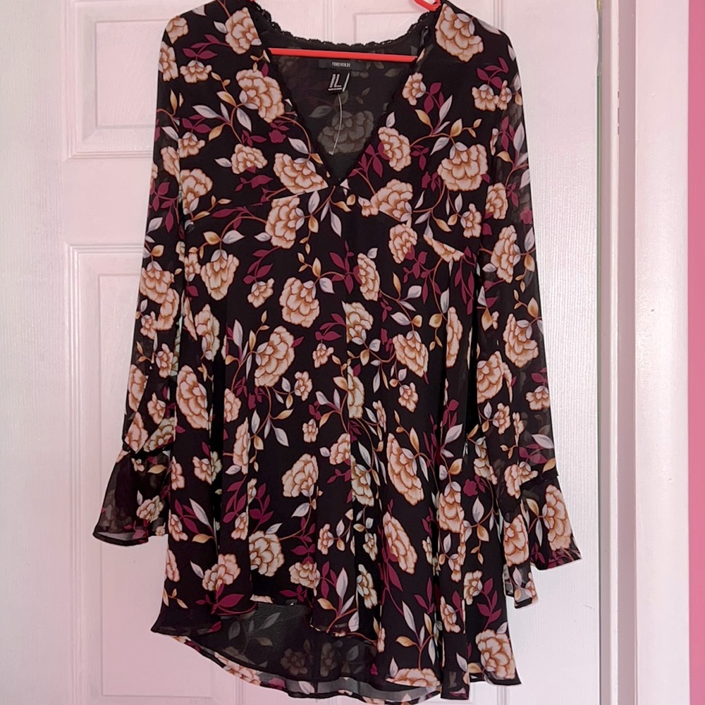 Forever 21 Sheer Black Floral Tunic Size M